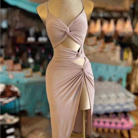 Light pink dress. New. Never worn. Very sassy. - Picture 2 of 5